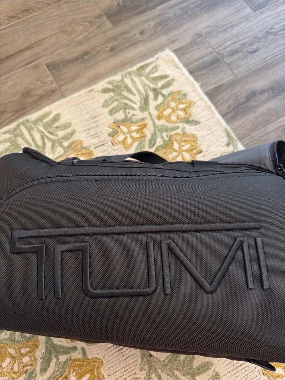 Tumi Sport Black Men’s golf Duffel with Detachable Shoulder Strap NWT